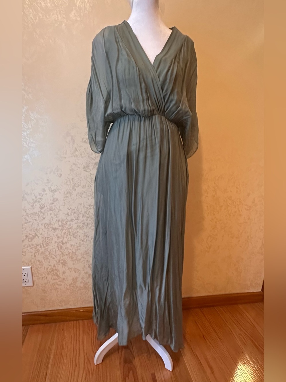 Flowing Olive Maxi Dress with V-Neck & Long Sleeves
